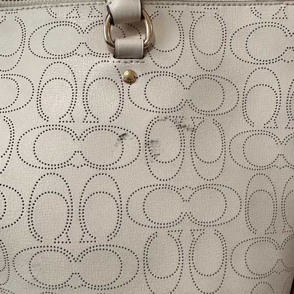 Coach Ivory Signature C Gallery Tote - Picture 5 of 14